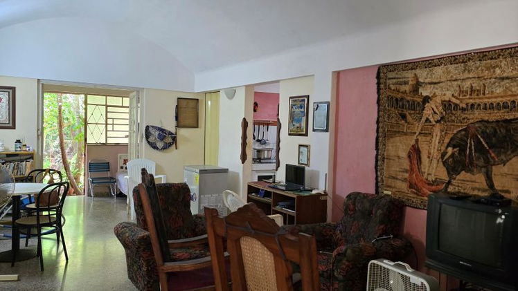 Tel: 53853006