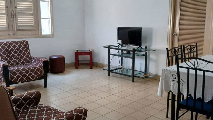 Tel: 54294900